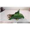 Image 1 : ERTL No 12-A John Deere Combine Die-cast - 14" long