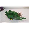 Image 3 : ERTL No 12-A John Deere Combine Die-cast - 14" long