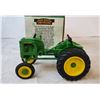 Image 2 : John Deere Model LA Tractor 1941-46 1:16 Die-cast
