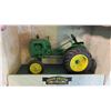 Image 2 : John Deere Model LA Tractor 1:16 Die-cast