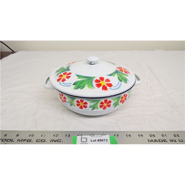 Enamel Bowl with lid