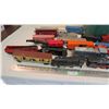 Image 4 : (20) plus car lot of trains + parts - Lionel (in plastic tote)