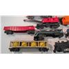 Image 6 : (20) plus car lot of trains + parts - Lionel (in plastic tote)