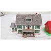 Image 2 : Sarah's Maine Home 1994 + plastic toy house