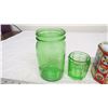Image 3 : 2 Green glass jars + settler tin