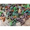 Image 4 : Vintage 1” Tall Plastic Toy Army Figures