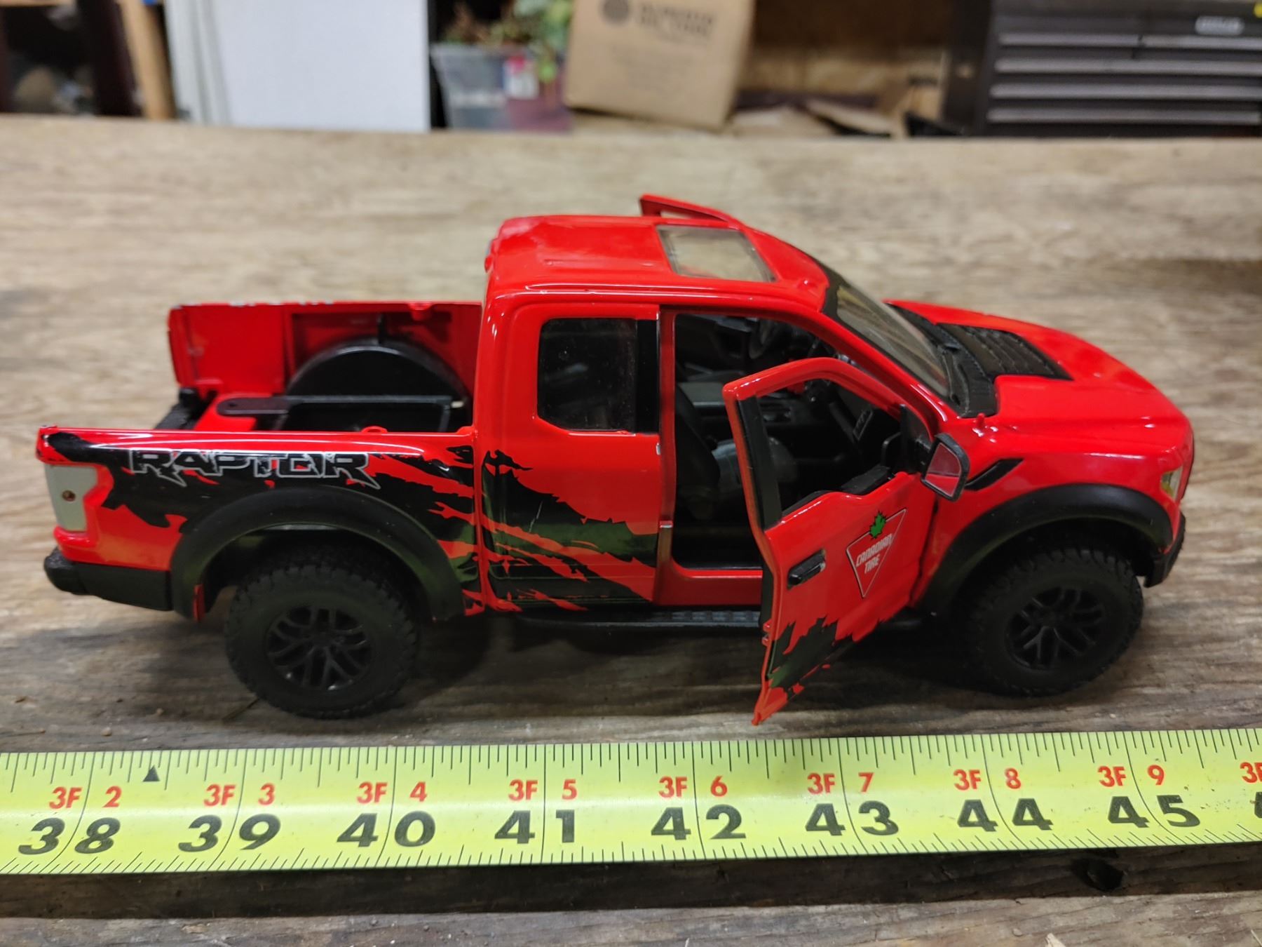 Diecast 2017 Ford F-150 Raptor 1:24 Scale (Maisto)