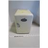 Image 1 : Small 6 Can Fridge - Untested