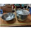 Image 1 : Stainless Bowl and Large Soup Pot