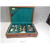 Image 1 : 1121- Costume jewelry/wood box