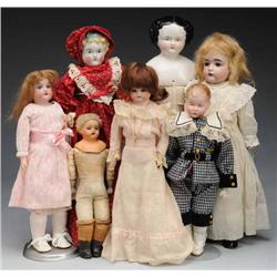 Lot of 7: Assorted Dolls.