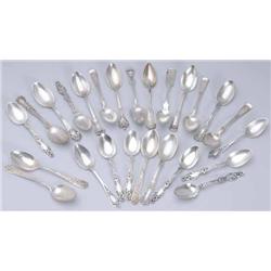 Lot of 25: American Silver Teaspoons.