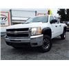 Image 2 : G2 --  2009 CHEVROLET SILVERADO 2500 HEAVY DUTY CREW CAB 4X4, White, 311,928 TMU KM's