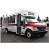 Image 8 : 0B --  2005 FORD ECONLINE E450 SUPER DUTY BUS, White, 350238 KM's  "NO RESERVE"