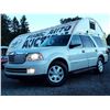 Image 1 : H6 --  2006 LINCOLN NAVIGATOR, White, 130441 Miles