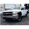 Image 2 : G2 --  2009 CHEVROLET SILVERADO 2500 HEAVY DUTY CREW CAB 4X4, White, 311,928 TMU KM's