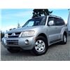 Image 2 : F5 --  2003 MITSUBISHI MONTERO LIMITED 4X4, Silver, 95,863 TMU KM's