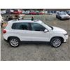 Image 8 : C6 --  2012 VW TIGUAN S AWD, White, 295099 KM's