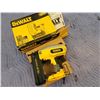 Image 1 : Dewalt 18 Guage Nailer