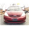 Image 2 : E1 --  2006 TOYOTA SIENNA CE, Red, 237490 KM's