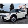 Image 1 : D5 --  2009 MINI COOPER, White, 193,236 TMU KM's