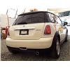 Image 13 : D5 --  2009 MINI COOPER, White, 193,236 Kms