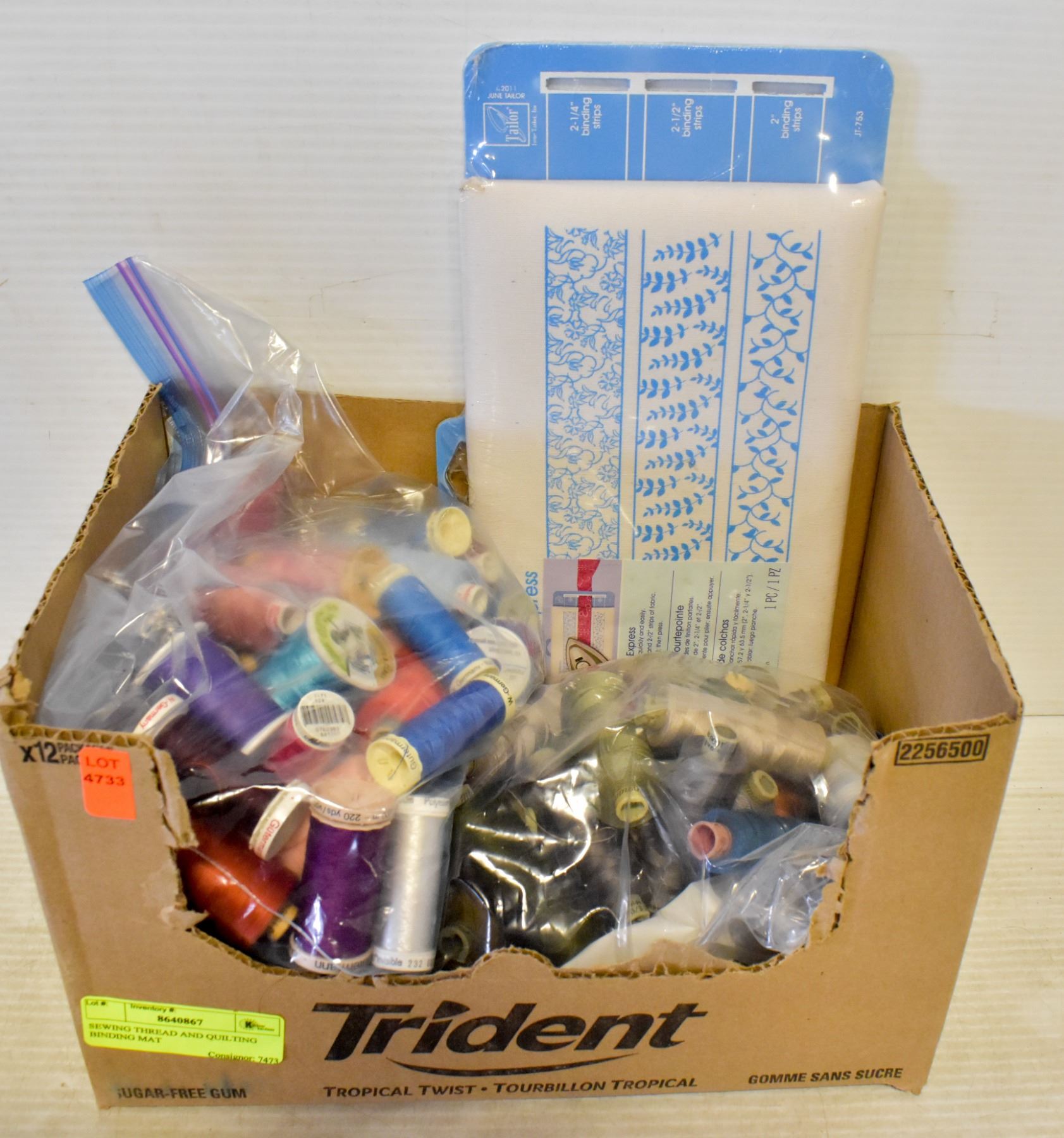 SEWING THREAD AND QUILTING BINDING MAT