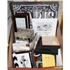 Image 1 : BOX WITH LARGE VARIETY OF PICTURE FRAMES
