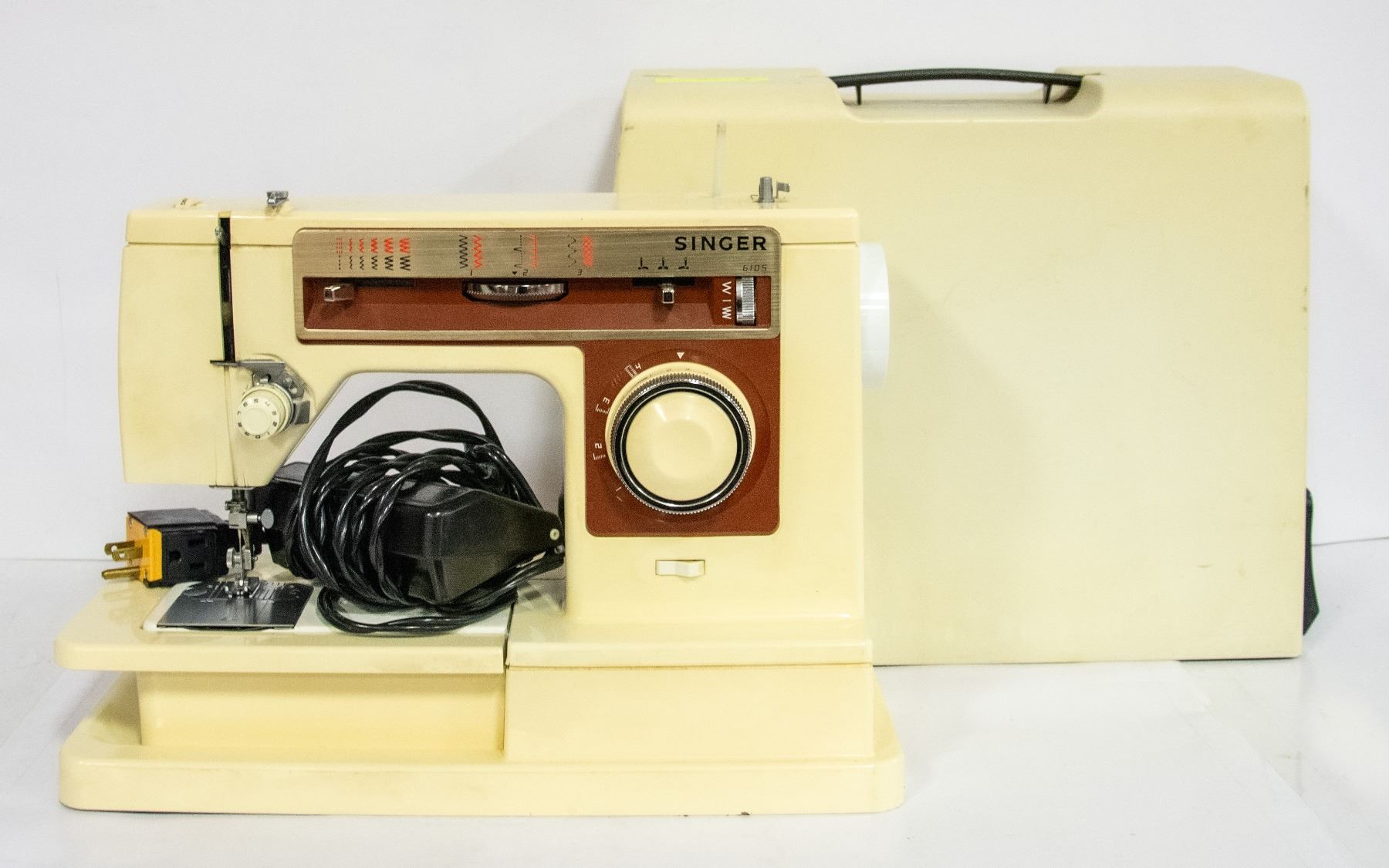 SINGER 6105 SEWING MACHINE