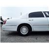 Image 37 : 0C --  2000 LINCOLN TOWN CAR EXECUTIVE LIMOUSINE, WHITE, 229,944 MILES