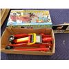Image 1 : White Dog 2 ton Floor Jack