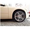 Image 26 : B2 --  2006 CHRYSLER 300 TOURING, White, 256262 KM's