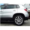 Image 24 : A10 --  2009 VW TIGUAN SE AWD, White, 200235 KM's  "NO RESERVE"