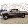 Image 19 : G4 --  2002 CHEVROLET SILVERADO 2500 HEAVY DUTY EXT CAB 4X4, Grey, 384404 KM's
