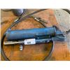 Image 2 : BLUE INDUSTRIAL HAND PUMP HYDRAULIC PORT-A-POWER