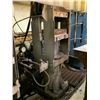 Image 5 : *PC* GREY 18" X 18" SQUARE INDUSTRIAL  HEAVY DUTY HYDRAULIC CYLINDER PRESS WITH HAND CONTROLS