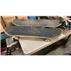 Image 2 : 5 LOST PROPERTY SKATEBOARDS, PARTS SKATEBOARD AND DECK