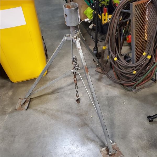 5TH WHEEL ADJUSTABLE TRIPOD