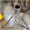 Image 3 : 5TH WHEEL ADJUSTABLE TRIPOD