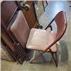 Image 2 : 4 FOLDING CHAIRS