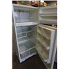 Image 2 : WHITE FRIGIDAIRE REFRIGERATOR