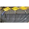 Image 2 : 3 STOP/SLOW REFLECTIVE SIGNS WITH HANDLES