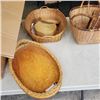 Image 2 : LOT OF WICKER BASKETS AND ART BOOKS