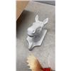 Image 2 : MOOSE WOODEN HEAD AND PORCELAIN HORSE COAT HOOKS