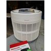 Image 2 : HONEYWELL AIR PURIFIER 50250 SERIES WITH 2 NEW FILTERS ONE IS INSIDE