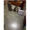 Image 1 : LOT OF CANVAS PRINTS AND LION ON BOARD
