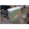 Image 2 : 30" X 24" PAINTED CABINET