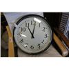 Image 1 : MODERN WALL CLOCK