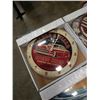 Image 2 : 4 NEW RETRO STYLE CLOCKS