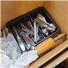 Image 4 : 4 BOXES OF ESTATE GOODS